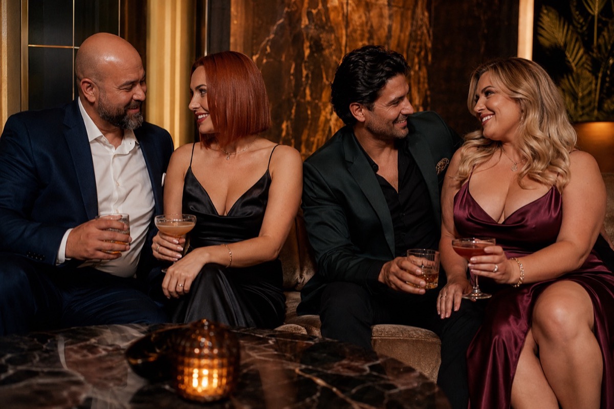 Mitos sobre el intercambio de parejas que conviene soltar. El lifestyle no es caos, obligación ni falta de amor. En parejas maduras, puede ser una…
